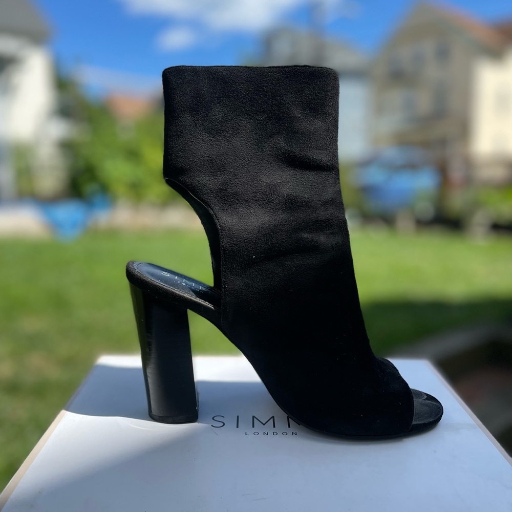 Simmi Black Suede Heels